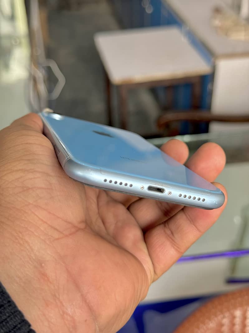 Apple iPhone XR 1