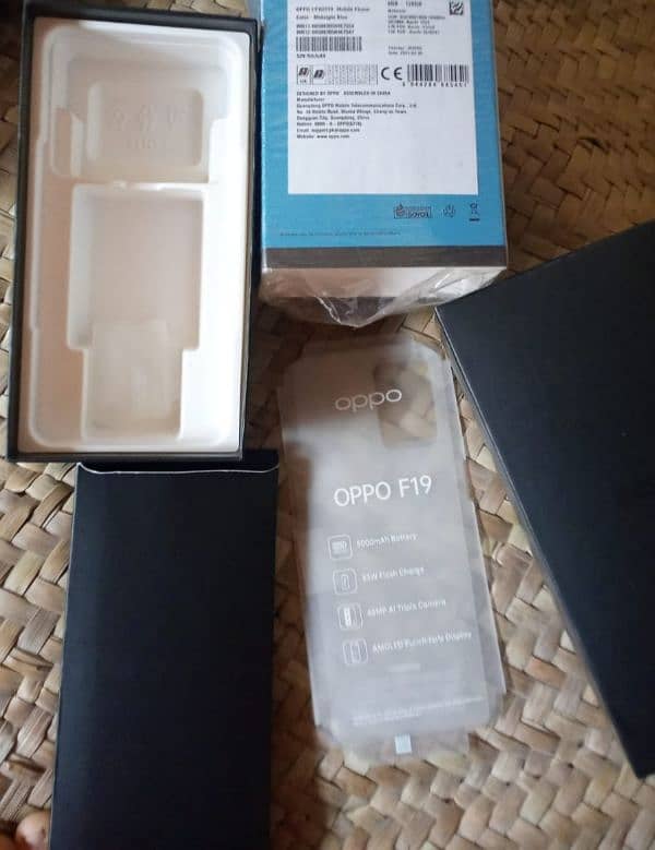 Oppo F19 ( with Box) 6