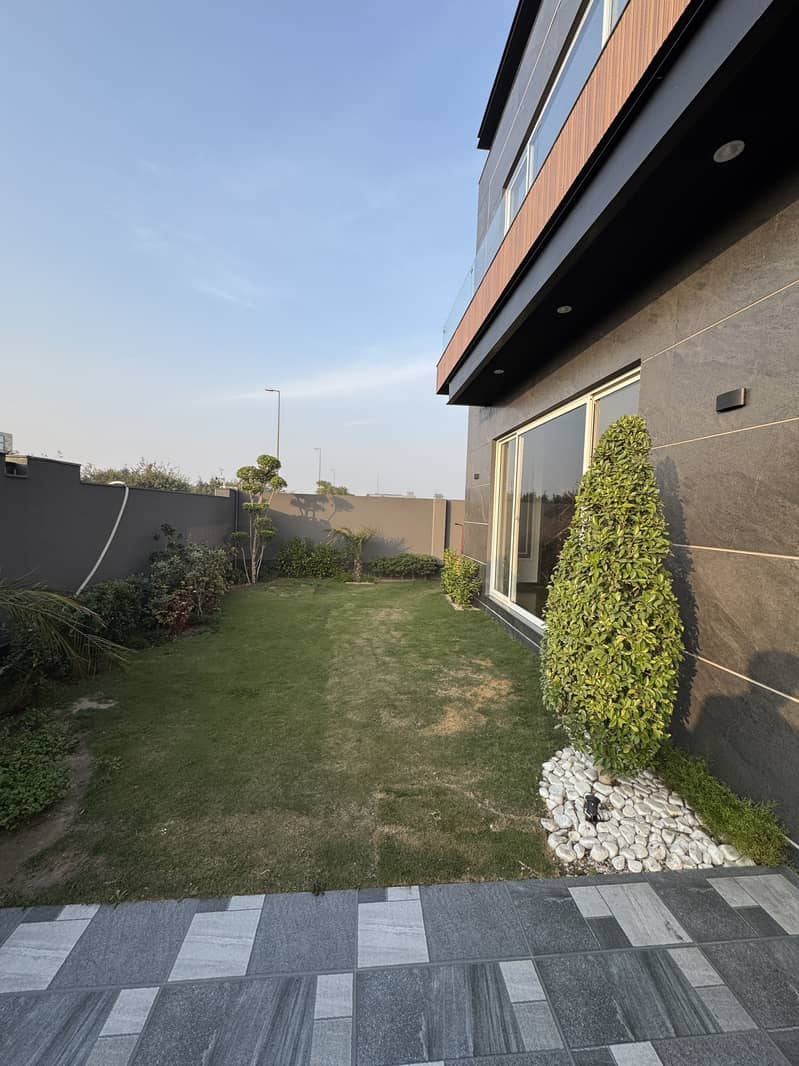 1 kanal ultra modern house for sale 0