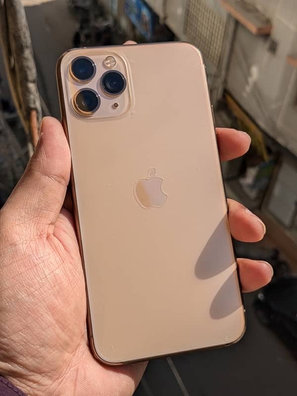 iPhone 11 Pro 4