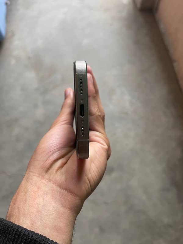 Iphone 15 pro FU 128 gb 98health 214 cycle 9.5/10 2