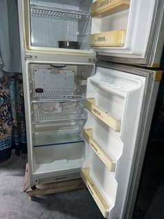 Dawlance fridge medium size