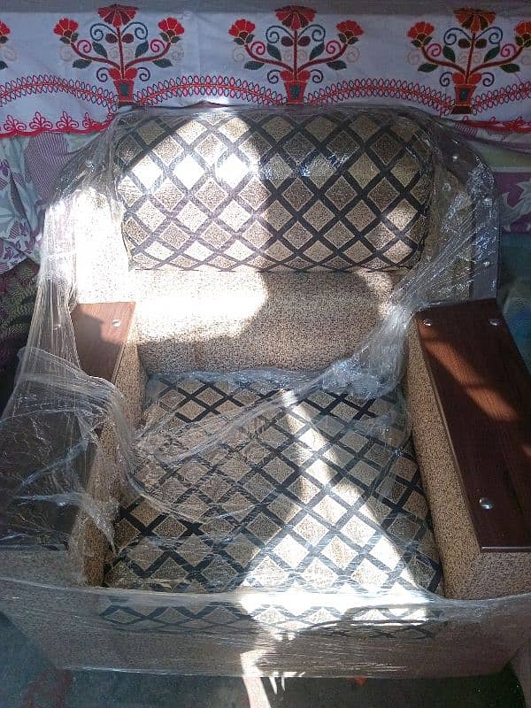 sofa set in new condition 3