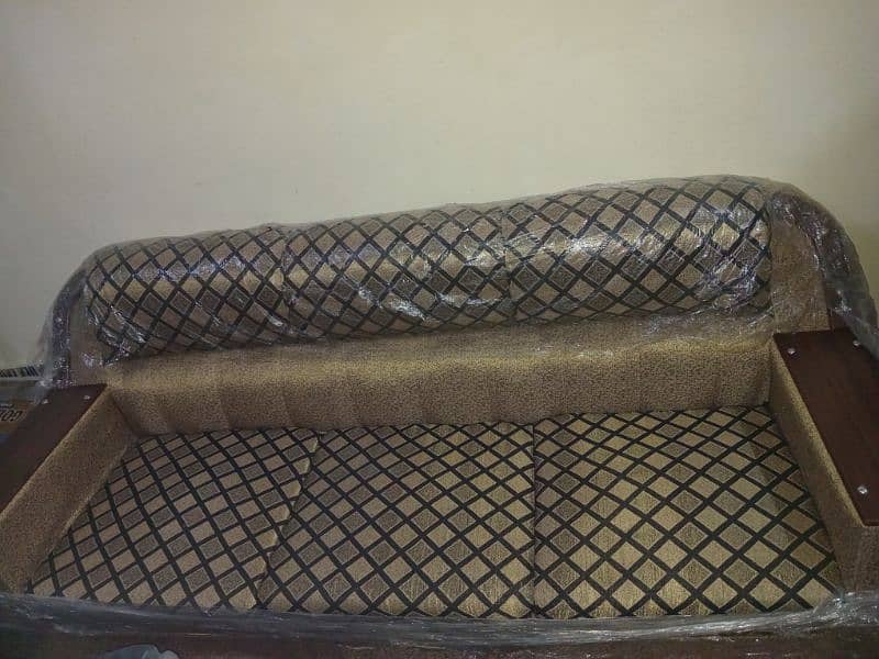 sofa set in new condition 4