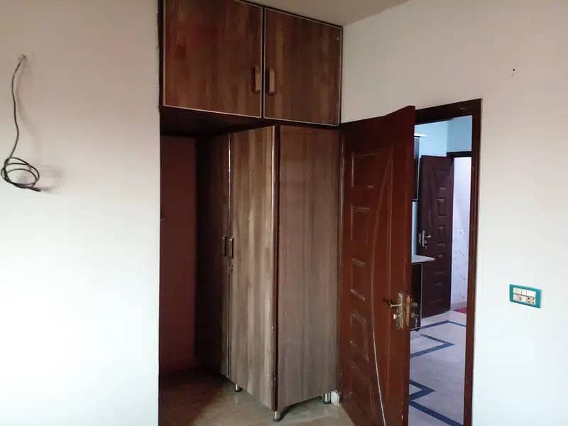 home house flat rent 2nd Floor 1 room house ,open kitchen ,Tv lounge 2