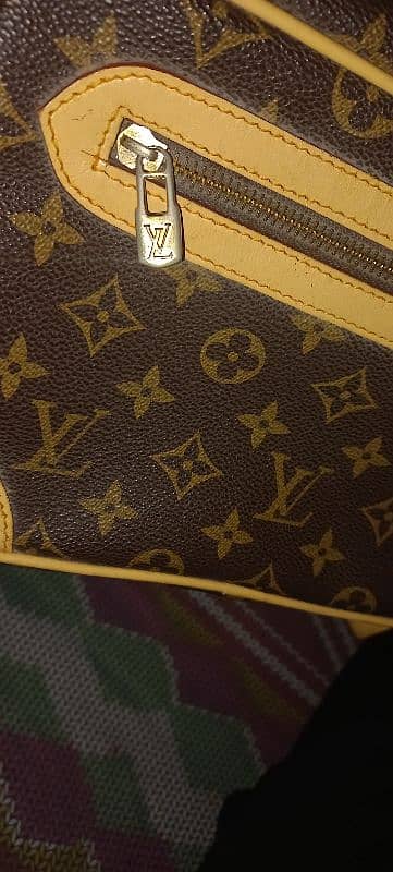 Vintage Authentic Louis Vuitton Marly Dragonne. . . 3