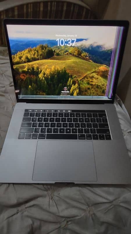 Macbook pro 2019 i9 read ad carfuly pls 4