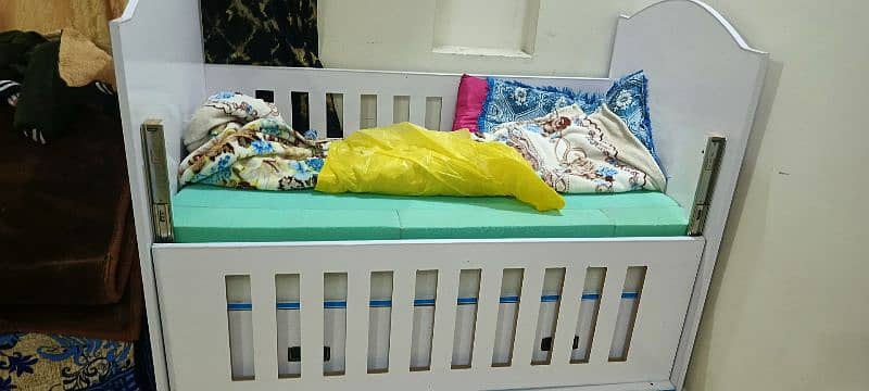 baby cot with 8 inch matters 6