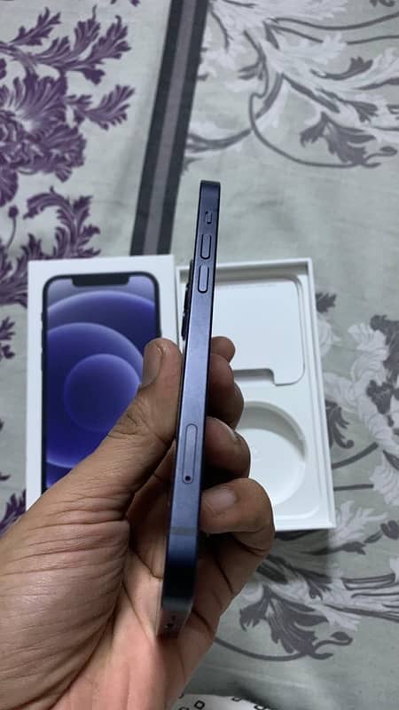 iphone 12 64gb with box waterpack factory unlock 4