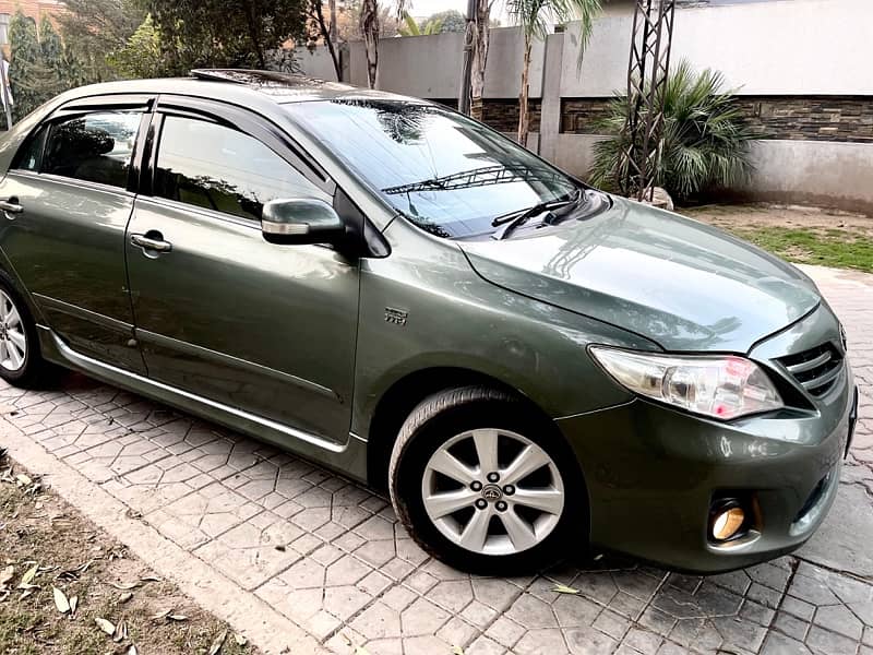 Toyota Corolla Altis 2013 4