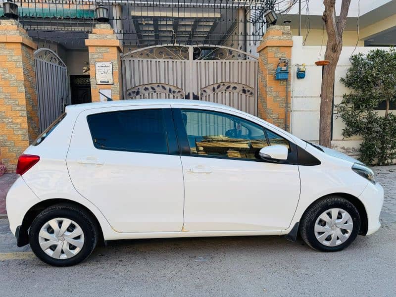 Toyota Vitz 2015 3