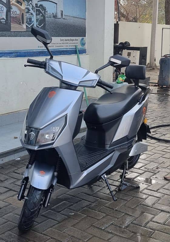 Electric Scooty 10/10 Condition 2