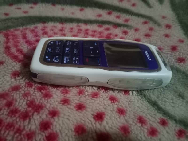 Nokia 3220 4