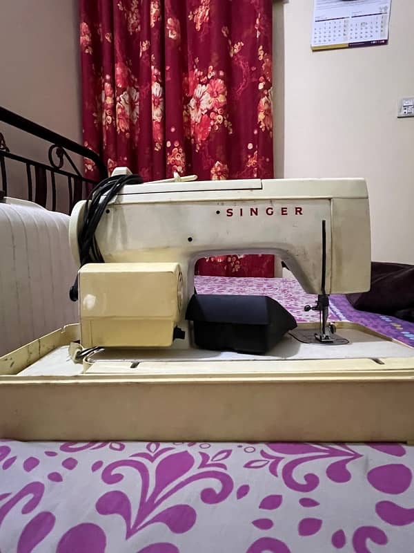 Singer Sewing Machine 1