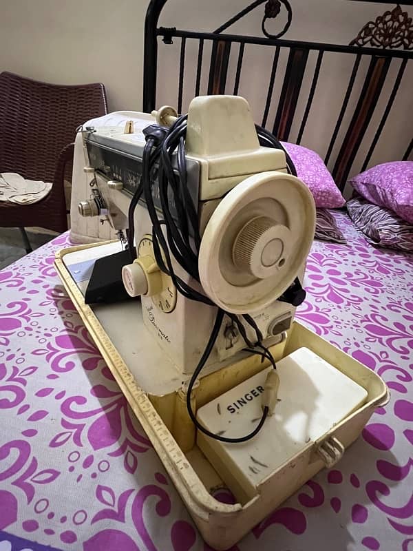 Singer Sewing Machine 3