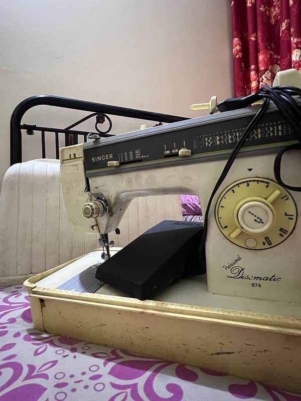 Singer Sewing Machine 4