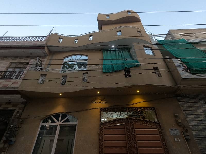 A Great Choice For A Prime Location 5 Marla House Available In Gulshan-e-Ravi 2