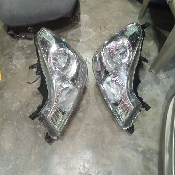 Nissan Wing rood Front Light 0