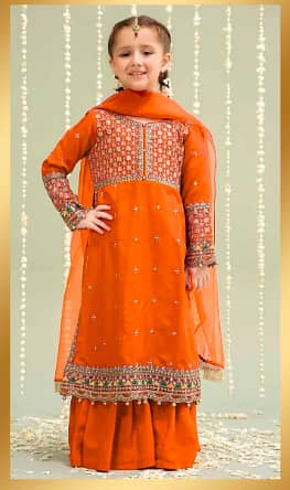 3 Pcs Girl's Lawn Embroidered Unstitched Suit 2