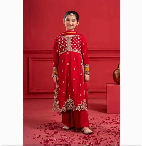 3 Pcs Girl's Lawn Embroidered Unstitched Suit 6