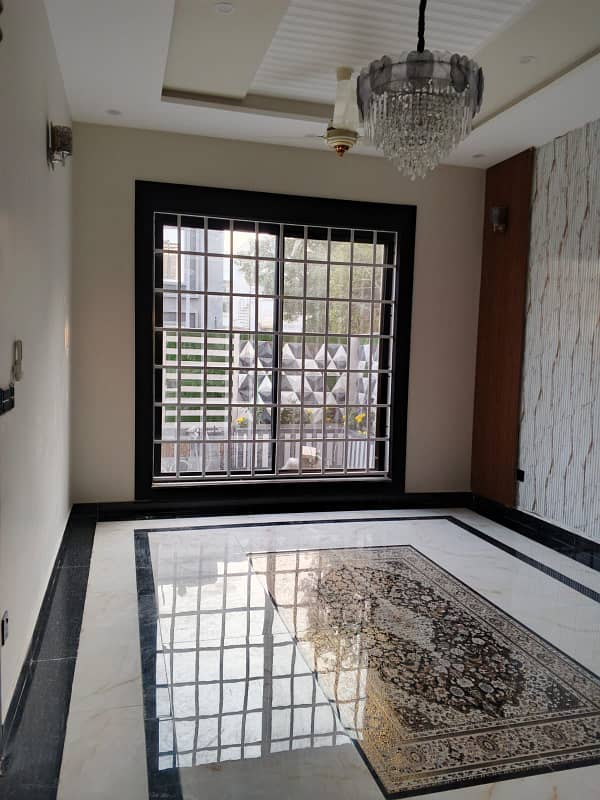 10 Marla Fully Luxury House For Sale Johar Block Bahria Town Lahore 21