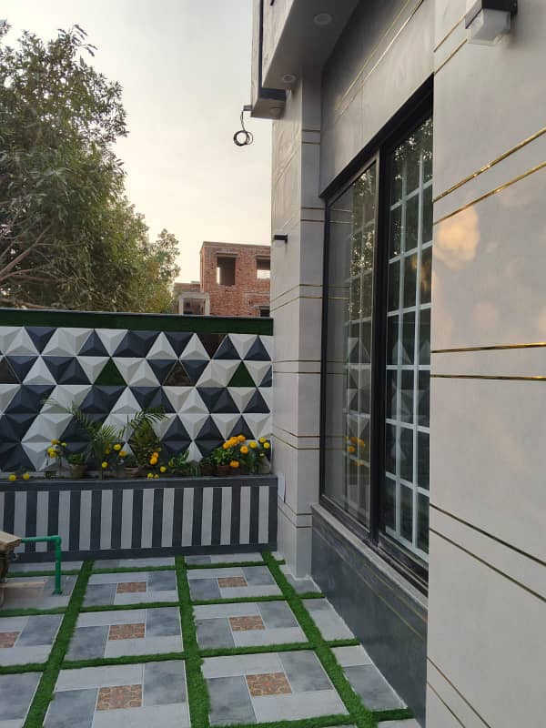 10 Marla Fully Luxury House For Sale Johar Block Bahria Town Lahore 34