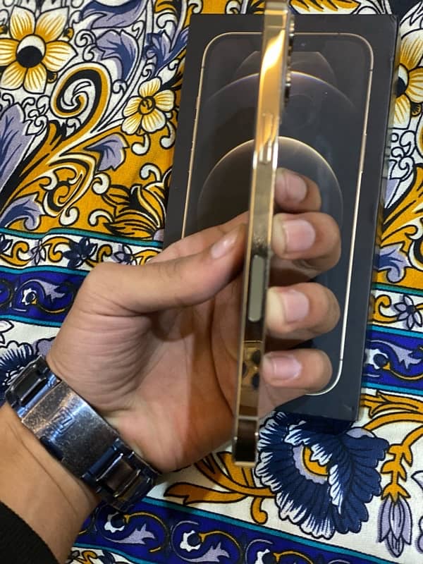 iPhone 12 pro max 128gb pta approved 3