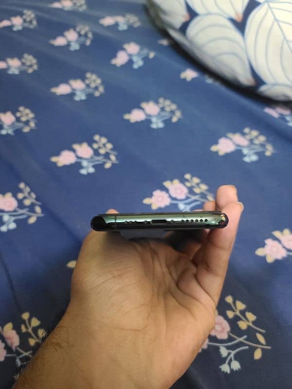 iphone 11 Pro PTA Approved icloud locked 4