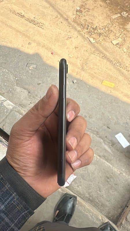 iphone xr 64 gb for urgent sale pta apptoved 5