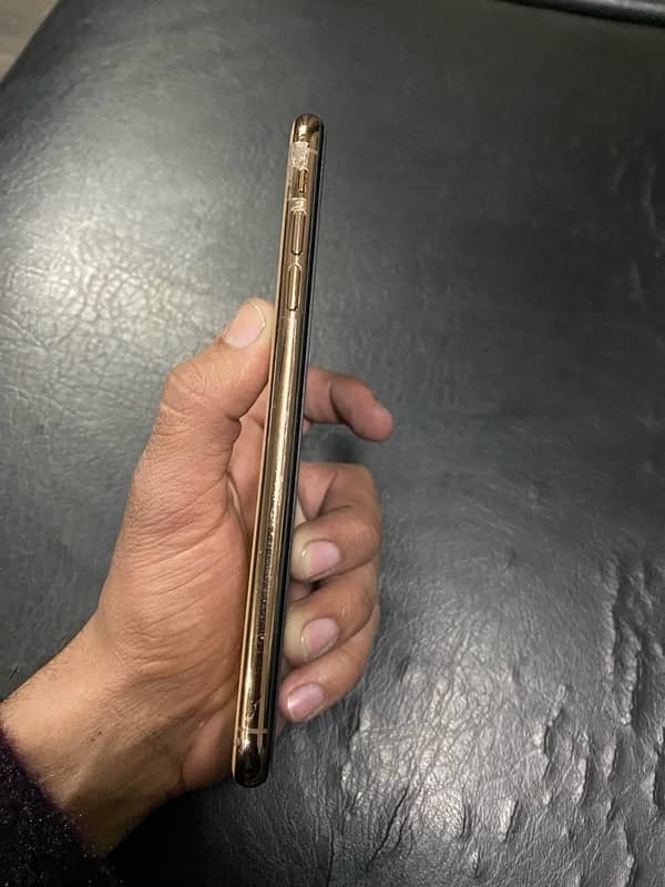 iphone xs max( exchange possible with 13 or 12 pro) 3