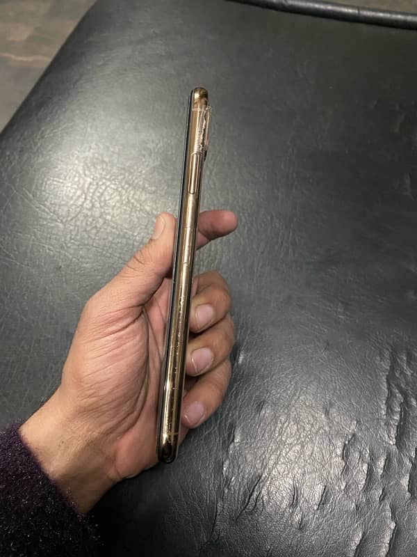 iphone xs max( exchange possible with 13 or 12 pro) 5