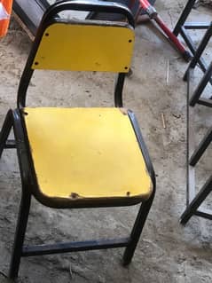 School furniture condition 10/9 school ka takreeban sara saman availa