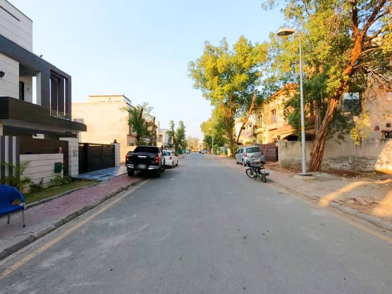 10 Marla House In Bahria Town - Overseas A Is Available 2