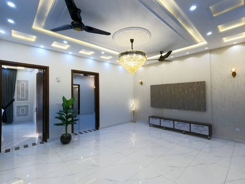 10 Marla House In Bahria Town - Overseas A Is Available 10