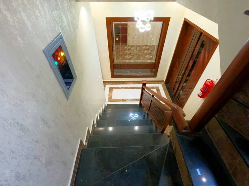 10 Marla House In Bahria Town - Overseas A Is Available 39