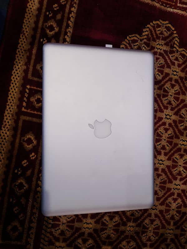 MacBook pro 2011 laptop 5