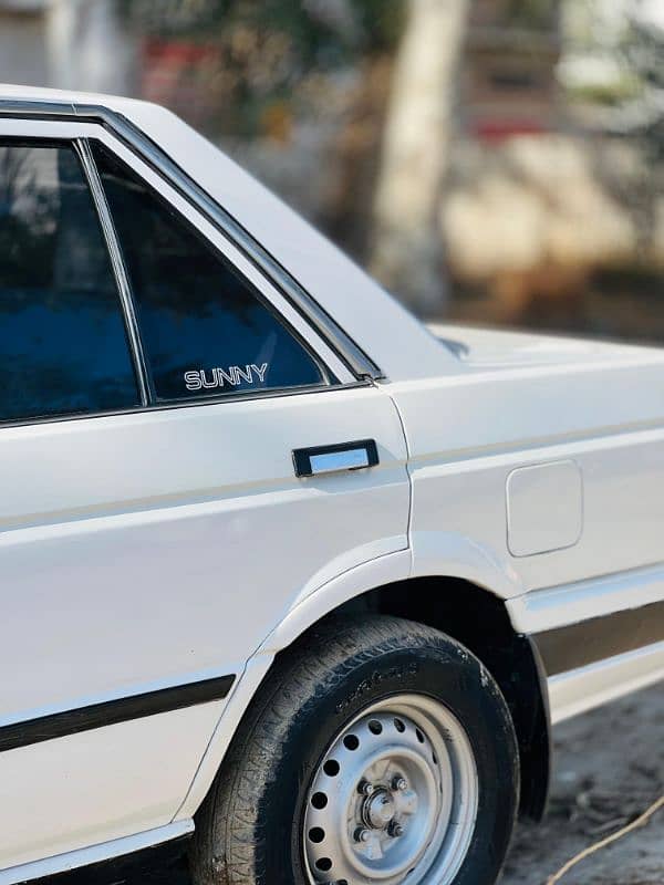 Nissan Sunny 1987 . . 1300cc original 5