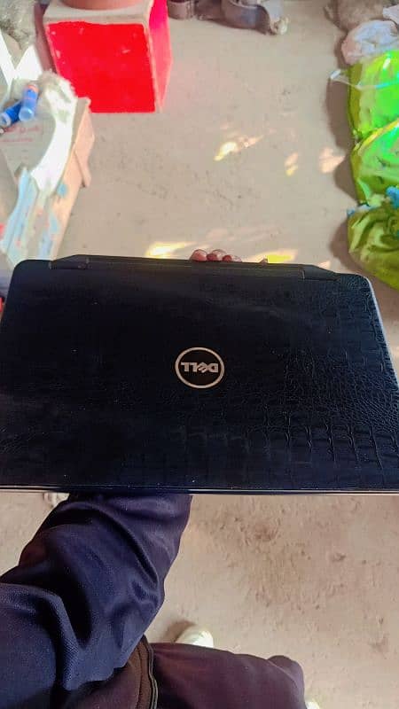 laptop for sale all ok h Bs sakriy mein chhota sa dout hai low price 10