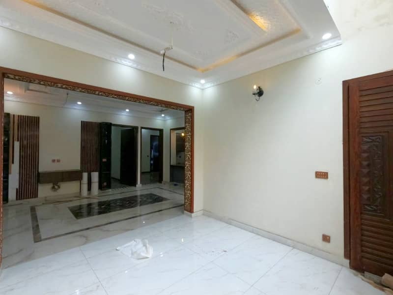 House For Sale Is Readily Available In Prime Location Of Samanabad 5