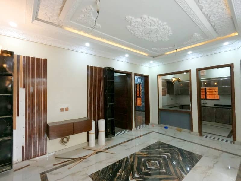 House For Sale Is Readily Available In Prime Location Of Samanabad 6