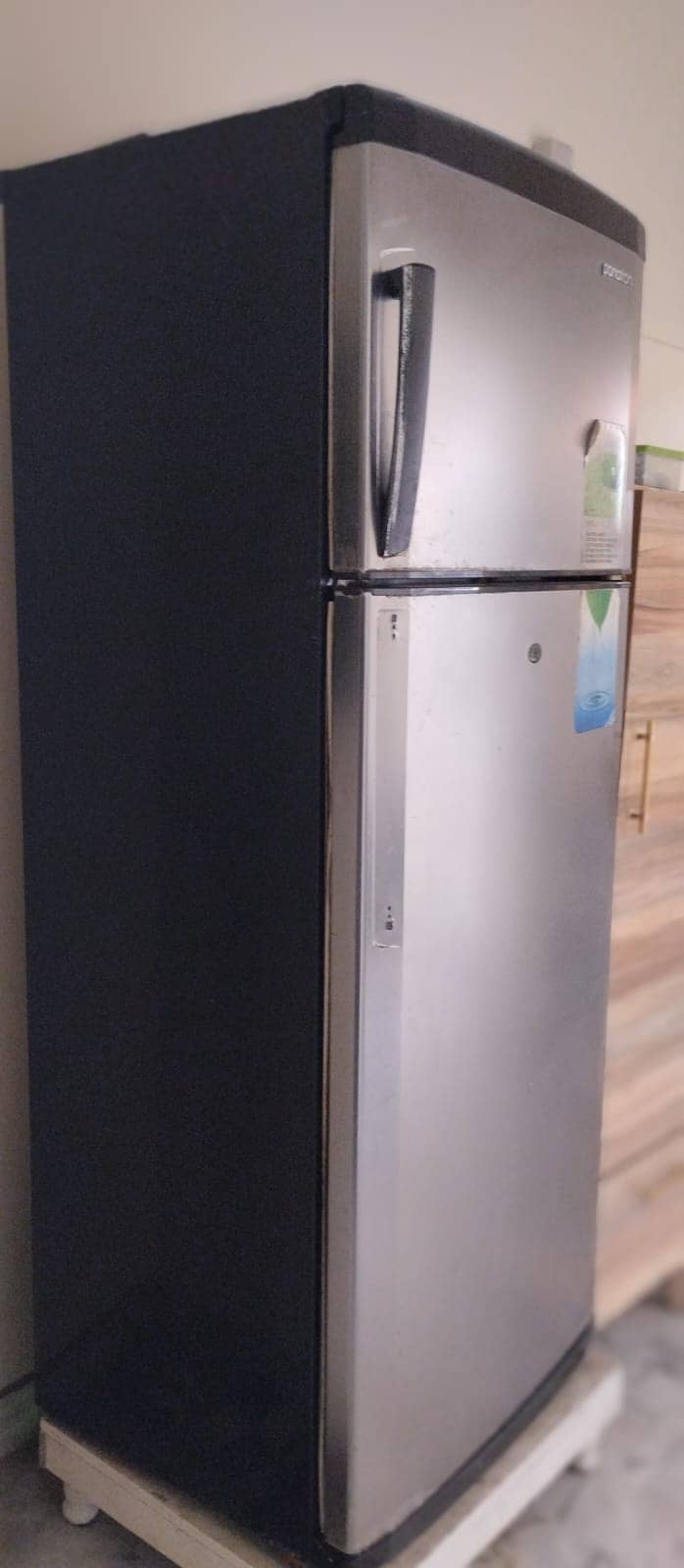 16 CUFT Refrigerator Panatron PT-311 0