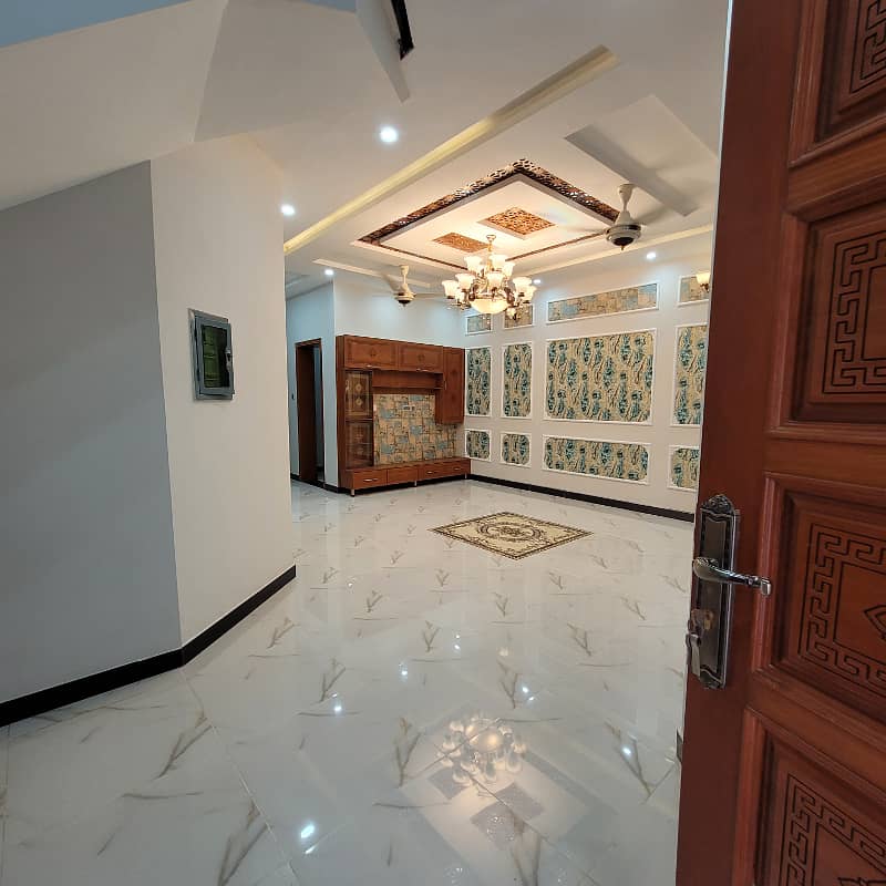 10 Marla New House For Rent In Bahria Town 1