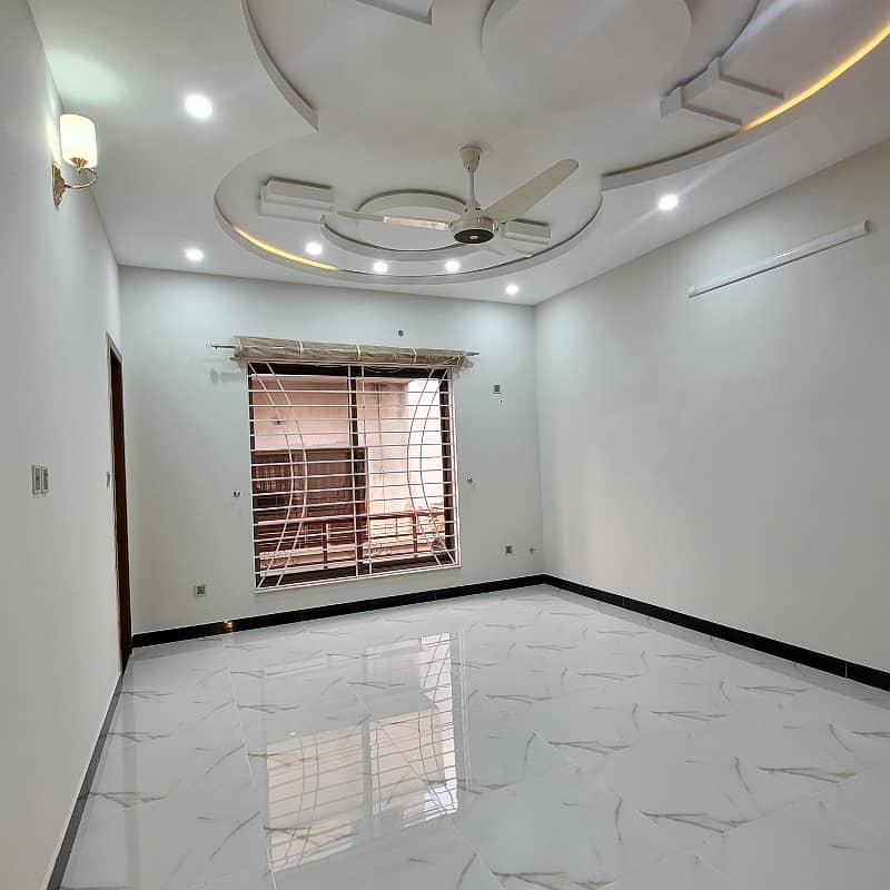 10 Marla New House For Rent In Bahria Town 25