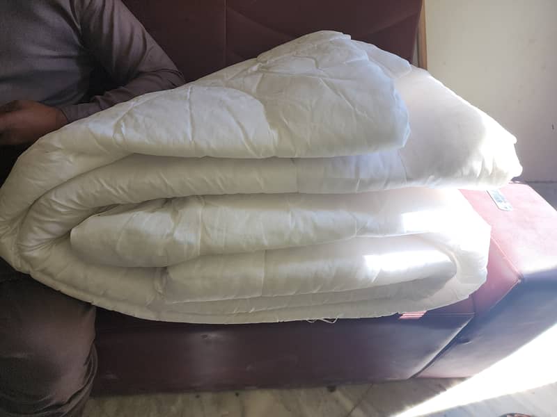 Single bed quilt and mattress 2