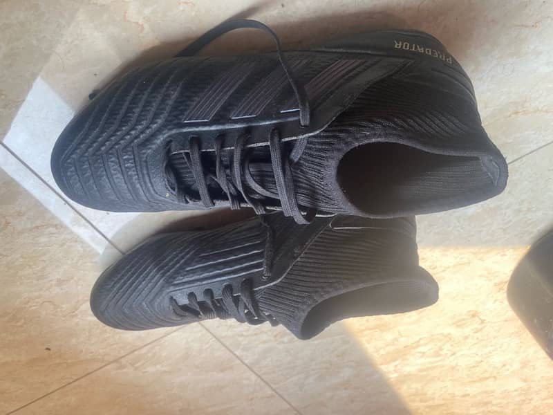 Predator football studs UK 42.5(Jet black) IMPORTED from Germany 1