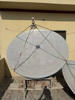 6ft Fiber Dish | With Stand | Good Condition