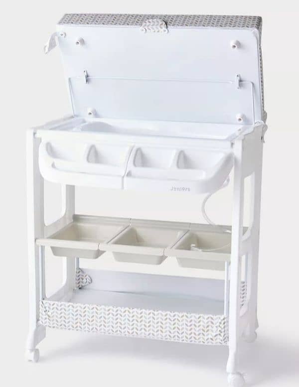 CHANGING TABLE FOR BABIES 1