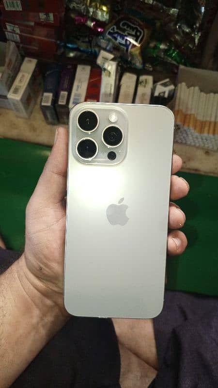 iPhone 15 pro max 0