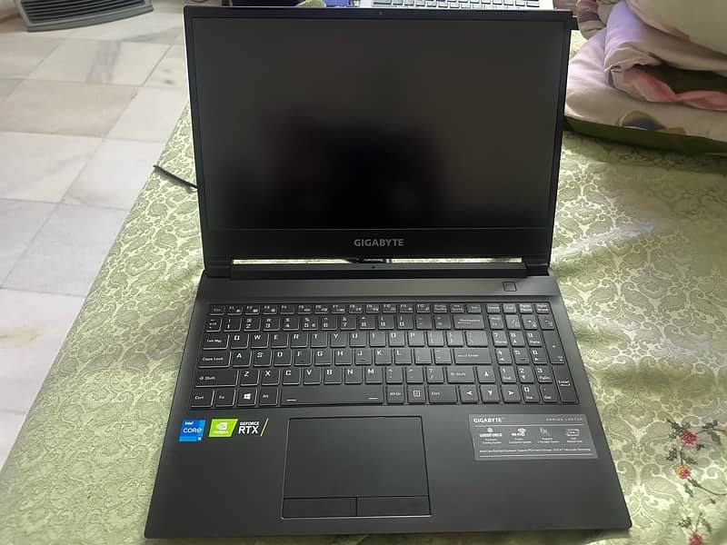 Gigabyte gaming laptop core i5, 16 gb, 1tb rtx3050ti ips 9