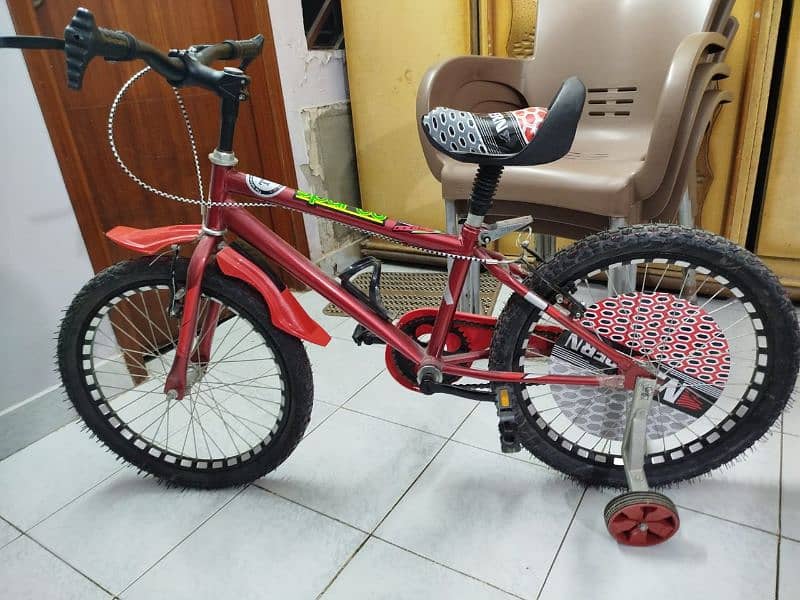 just 1 month used in best good condition cycles for 7-12 years kids 0